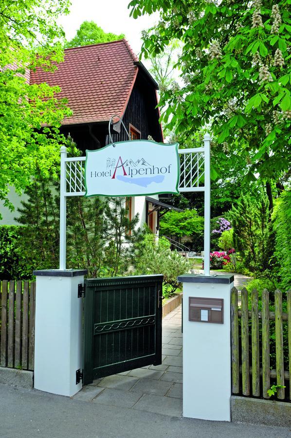 Alpenhof Hotel Gauting Exterior foto